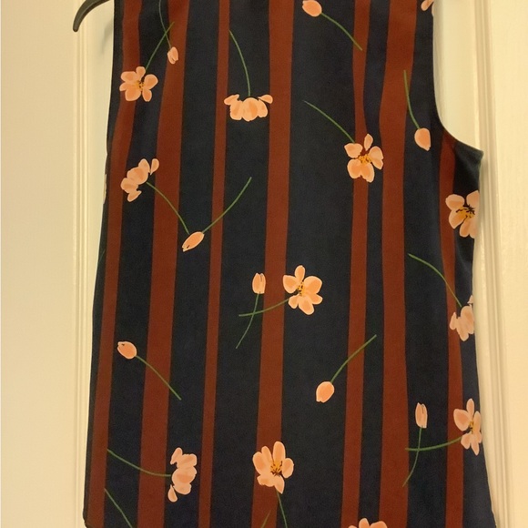 CAbi Tops - Cabi sleeveless blouse size medium